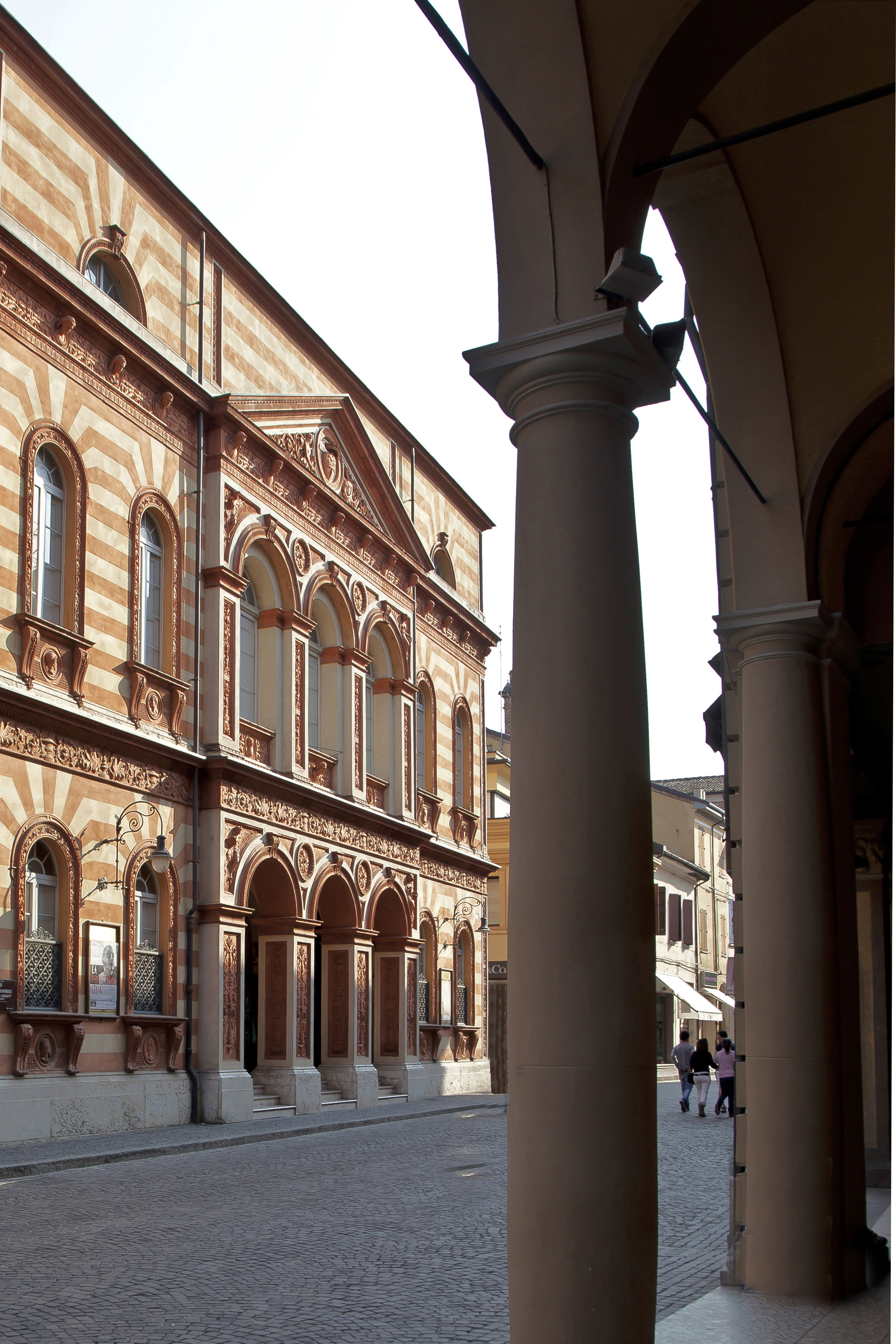 Teatro Giuseppe Borgatti